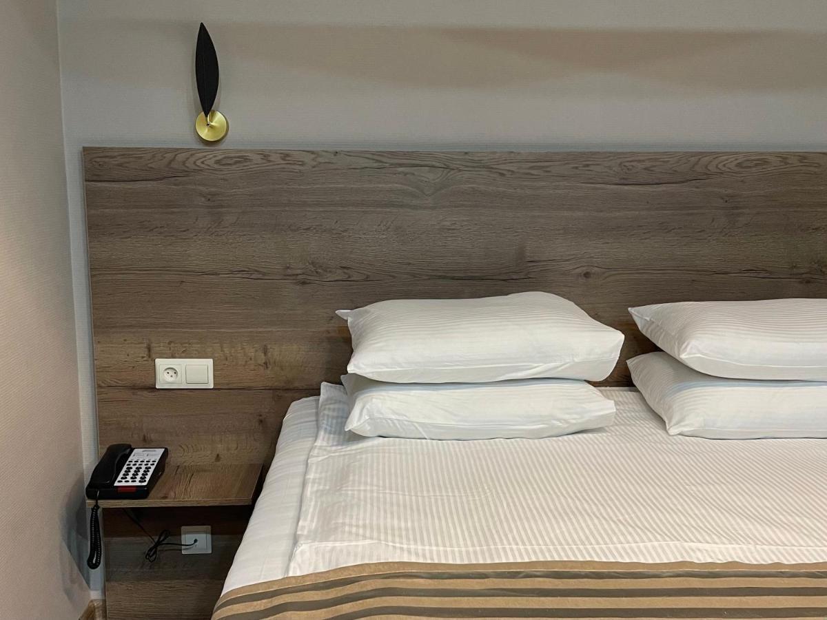 Hotel Gloria Deluxe Borovoe Bagian luar foto