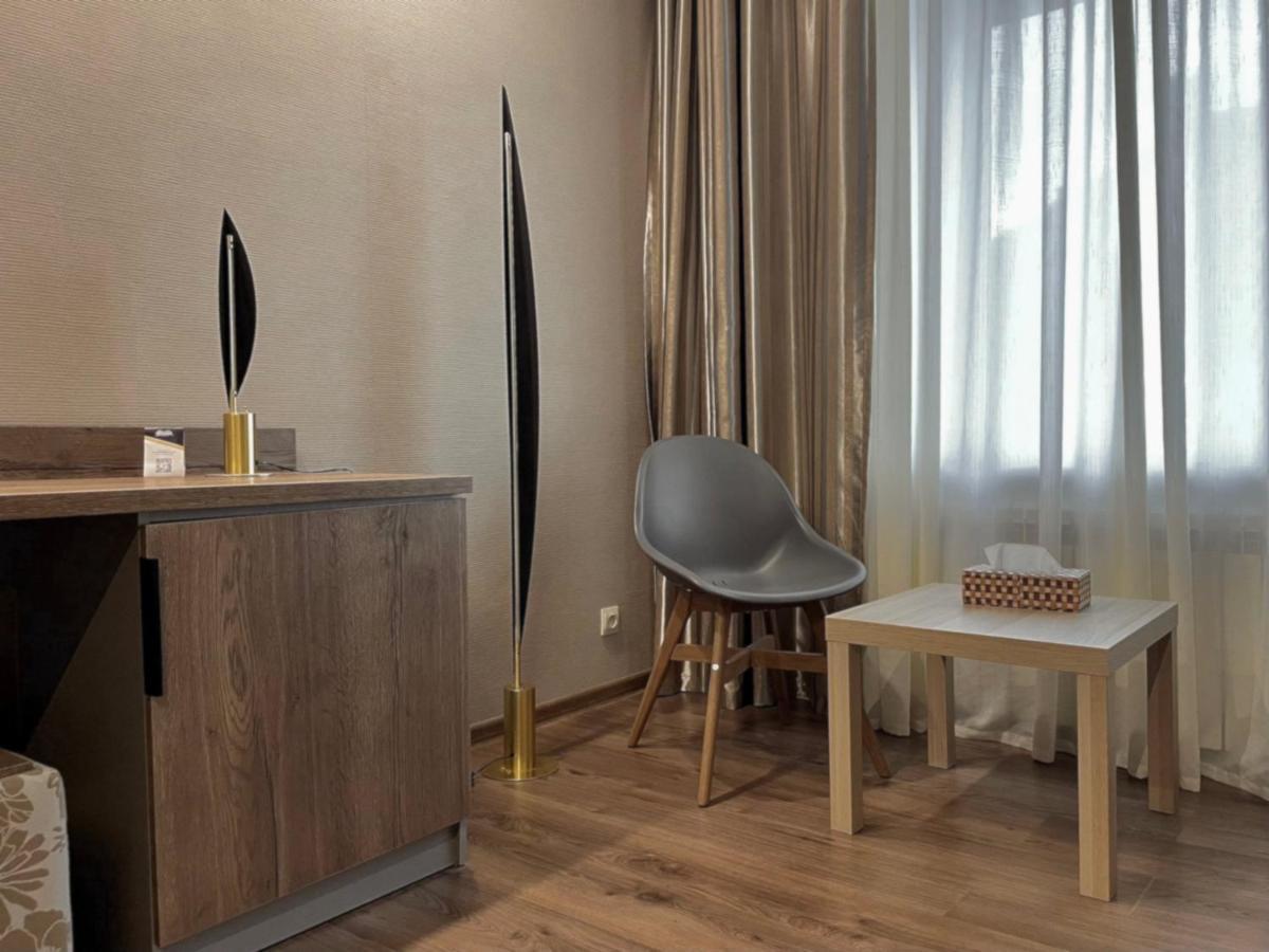 Hotel Gloria Deluxe Borovoe Bagian luar foto