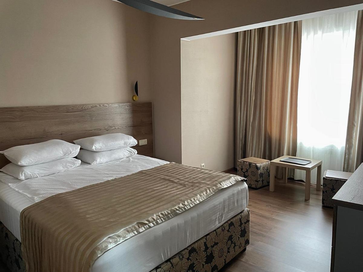 Hotel Gloria Deluxe Borovoe Bagian luar foto