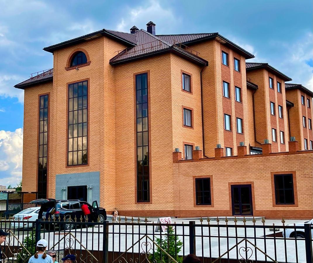 Hotel Gloria Deluxe Borovoe Bagian luar foto