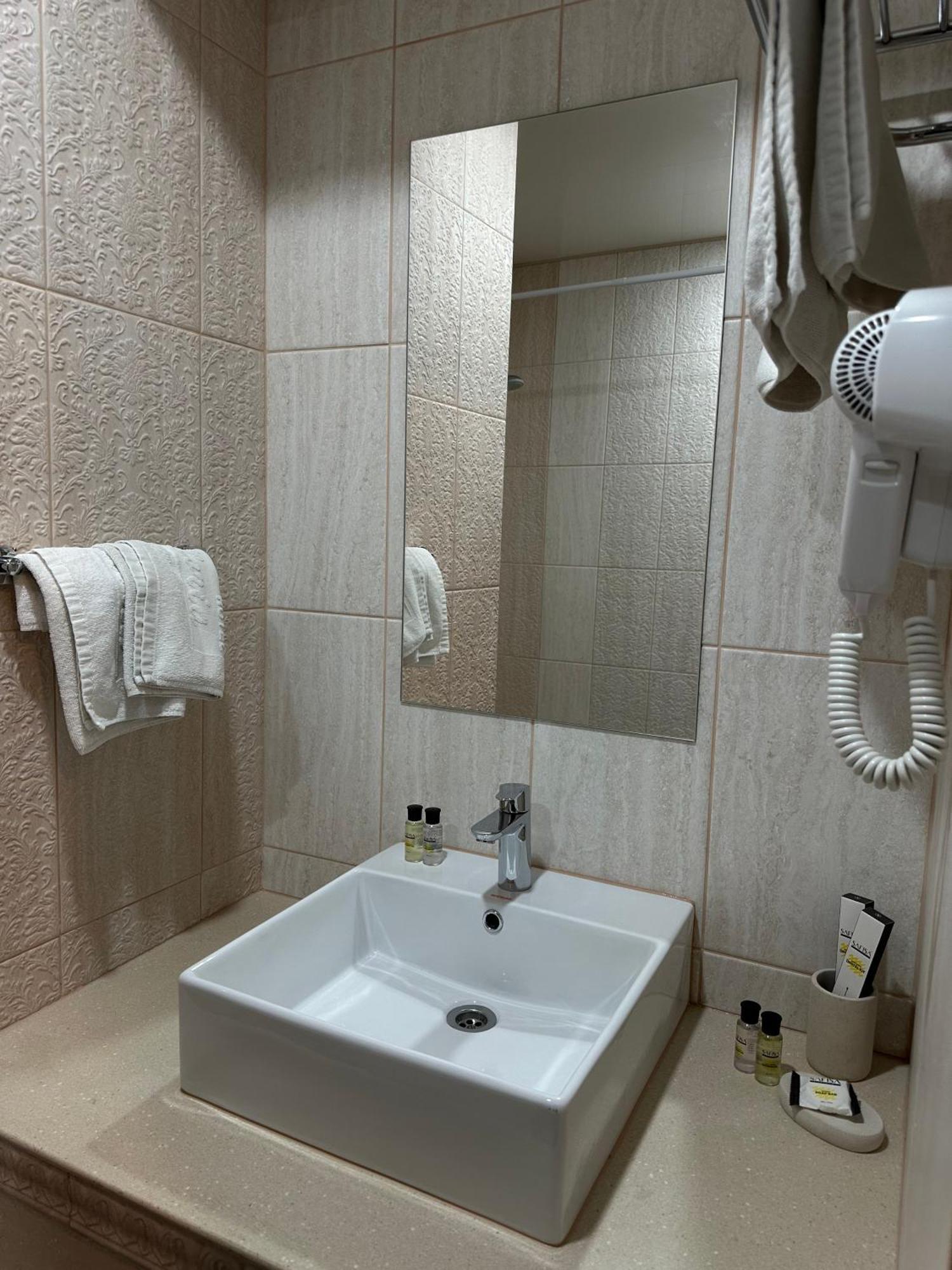 Hotel Gloria Deluxe Borovoe Bagian luar foto